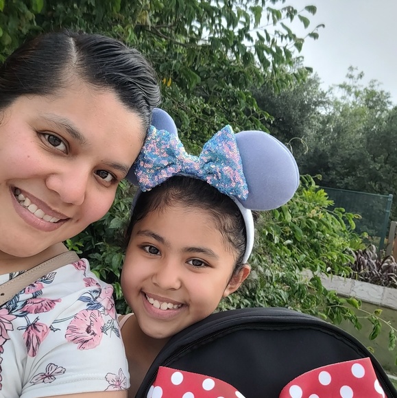 Meet your Posher, Anahi - Picture 1 of 1